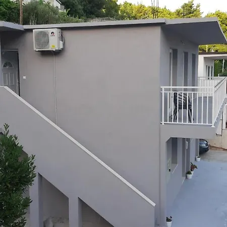 Apartment Karlo *